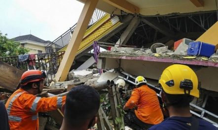 इन्डोनेसियाको सुलावेसी द्वीपमा गएको भूकम्पबाट मृत्यु हुनेको संख्या ४२ पुग्यो